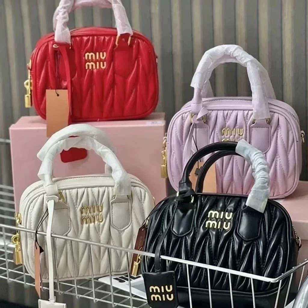 miu lambskin pleated bowling ball Boston daughter carries a small square bag versatile one-shoulder cross-body for women