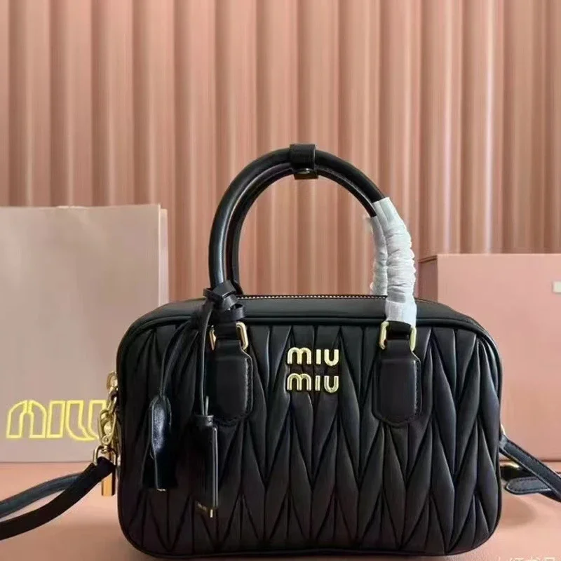 miu lambskin pleated bowling ball Boston daughter carries a small square bag versatile one-shoulder cross-body for women