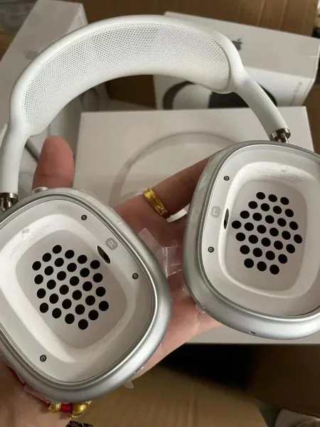 Apple AirPods Max Purple Over-Ear Headphones - 8