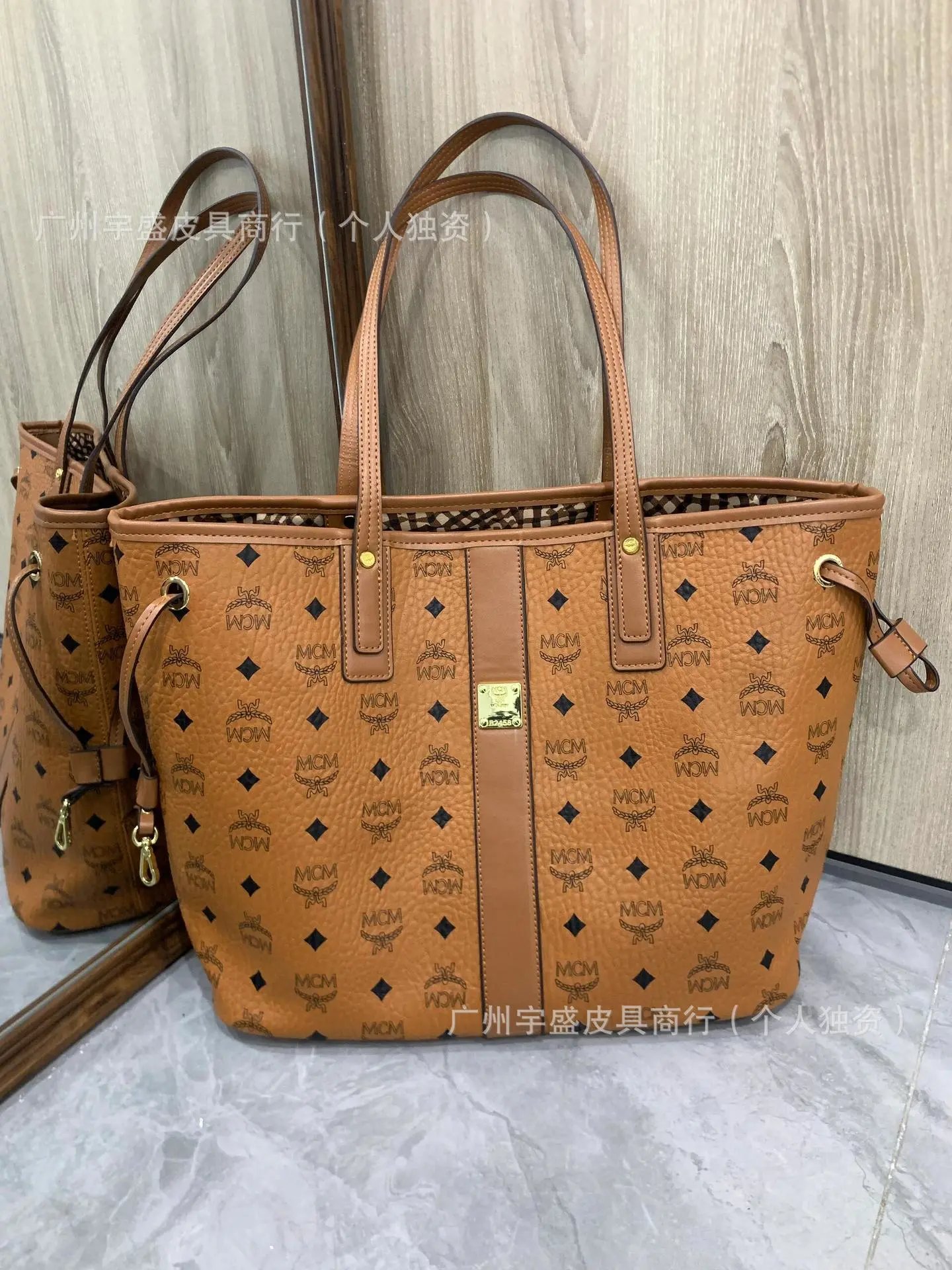 Mother-and-Child Tote Bag photo 2