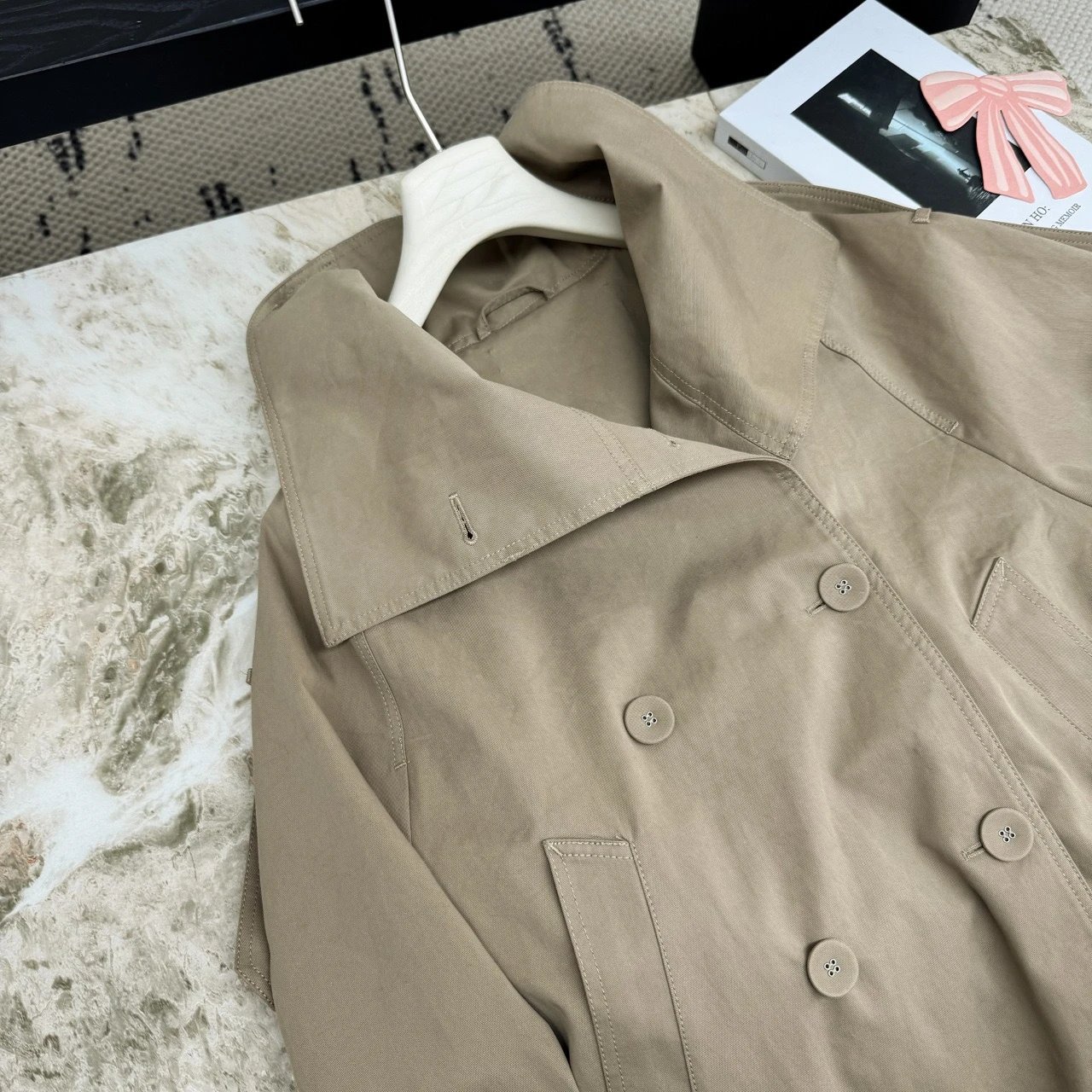 Design Beige Oversized Trench Coat Short Sleeve Jacket with Belted Cuffs Outerwear.jacket - 5
