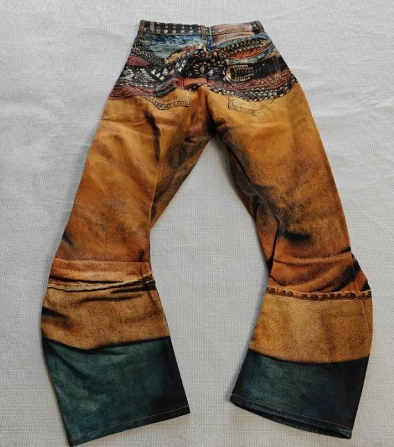 Design Belt-Print Distressed Wide-Leg Jeans - 5