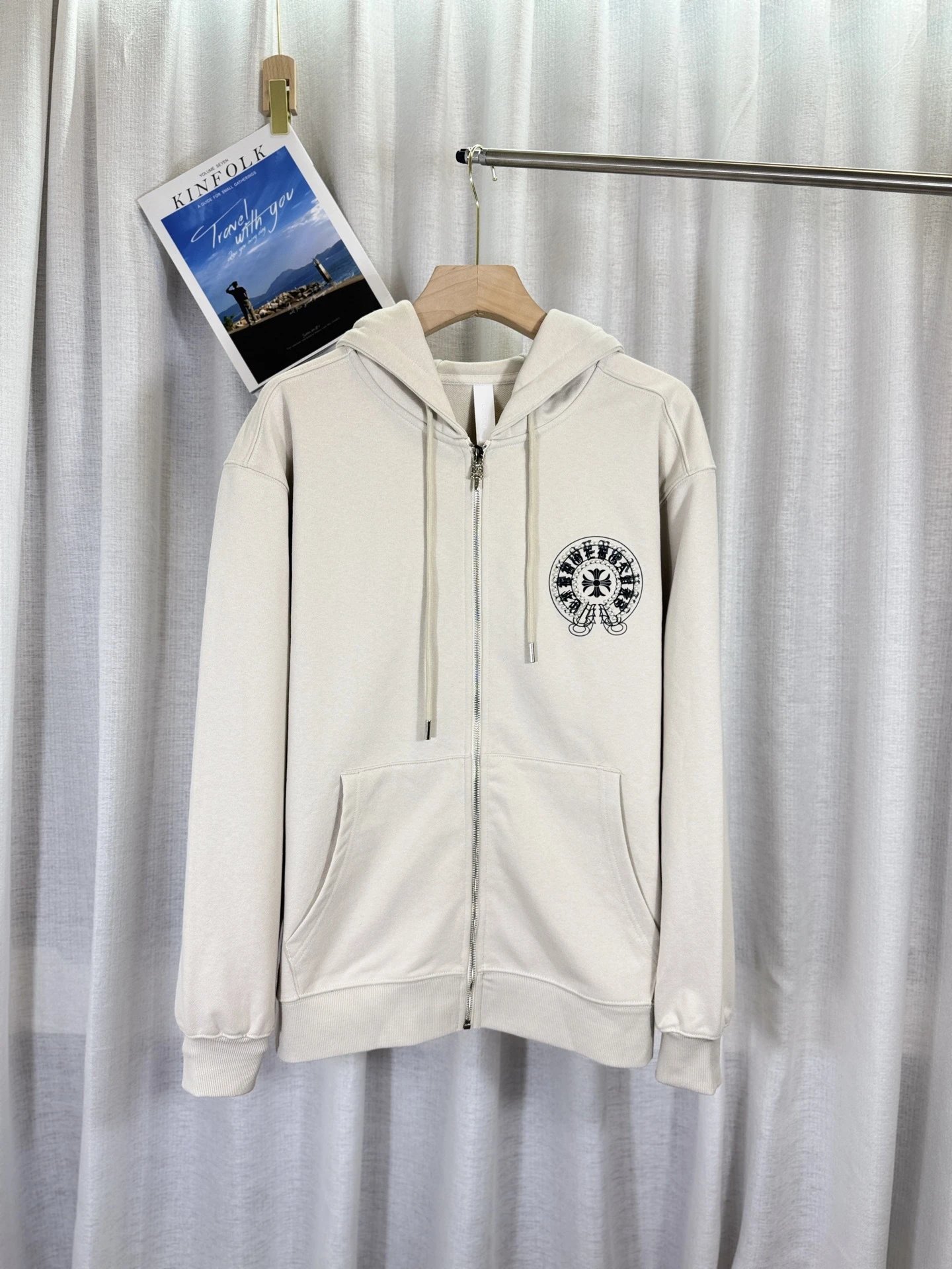 Design Pearl-Embellished Gothic Logo Hoodie White - 15
