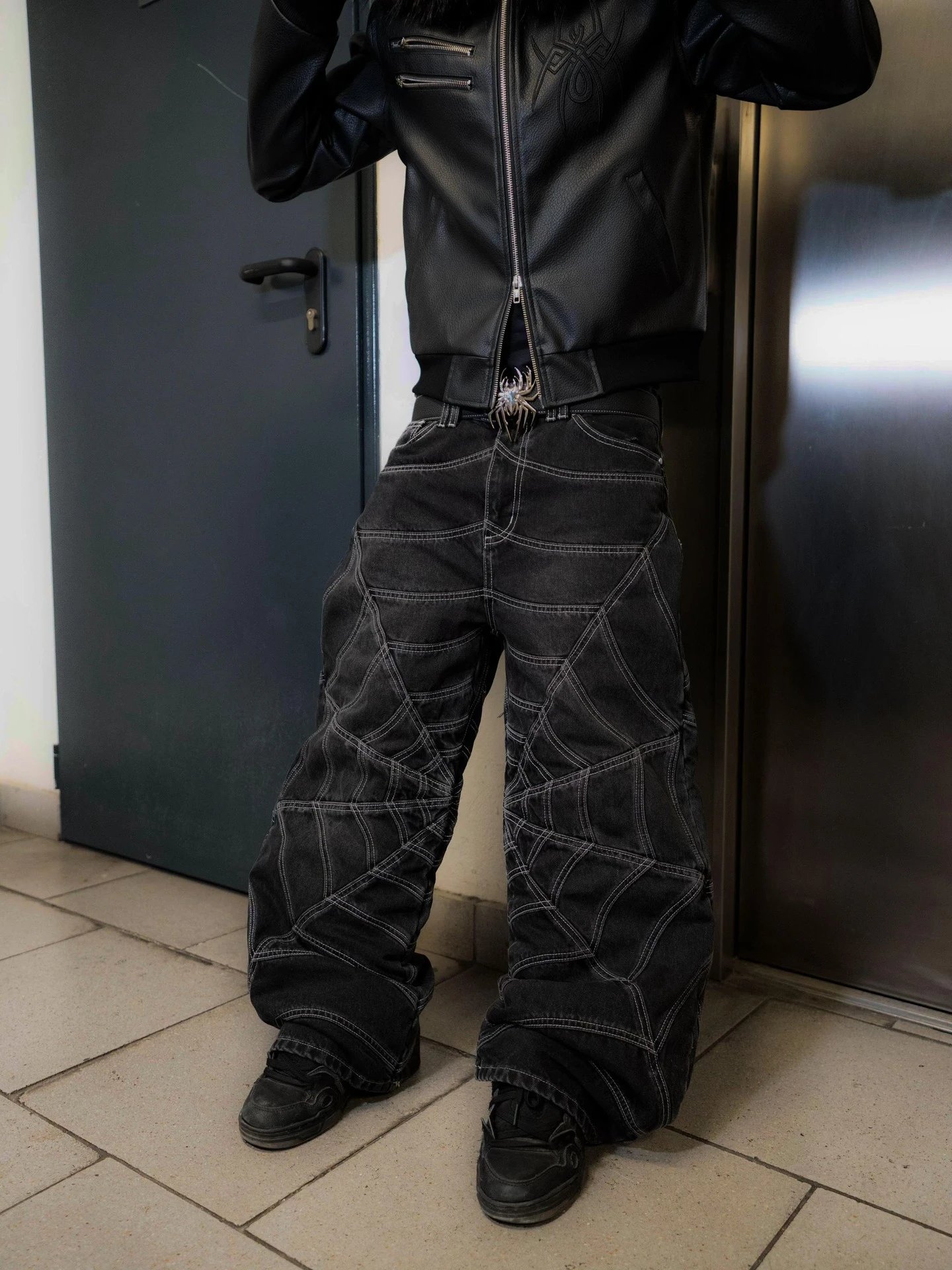 Design Spiderweb Stitched Black Wide-Leg Jeans - 6