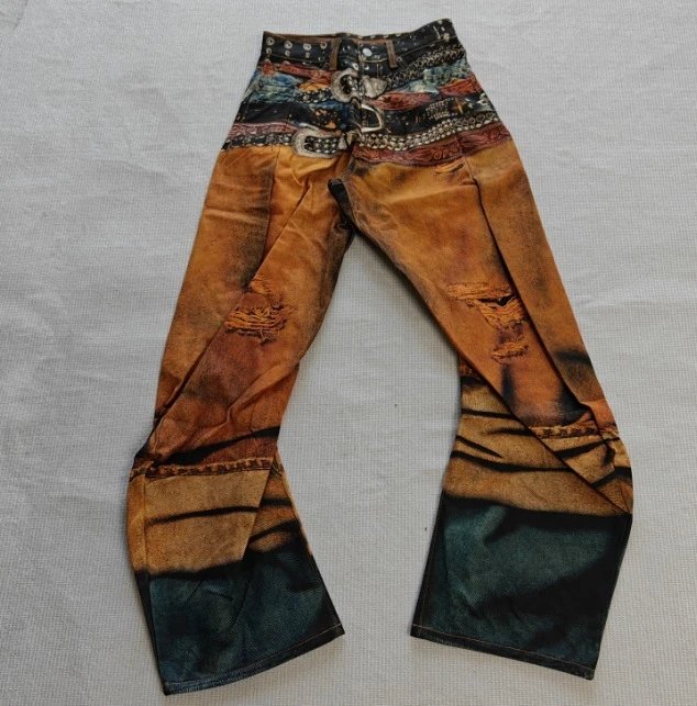 Design Belt-Print Distressed Wide-Leg Jeans - 4
