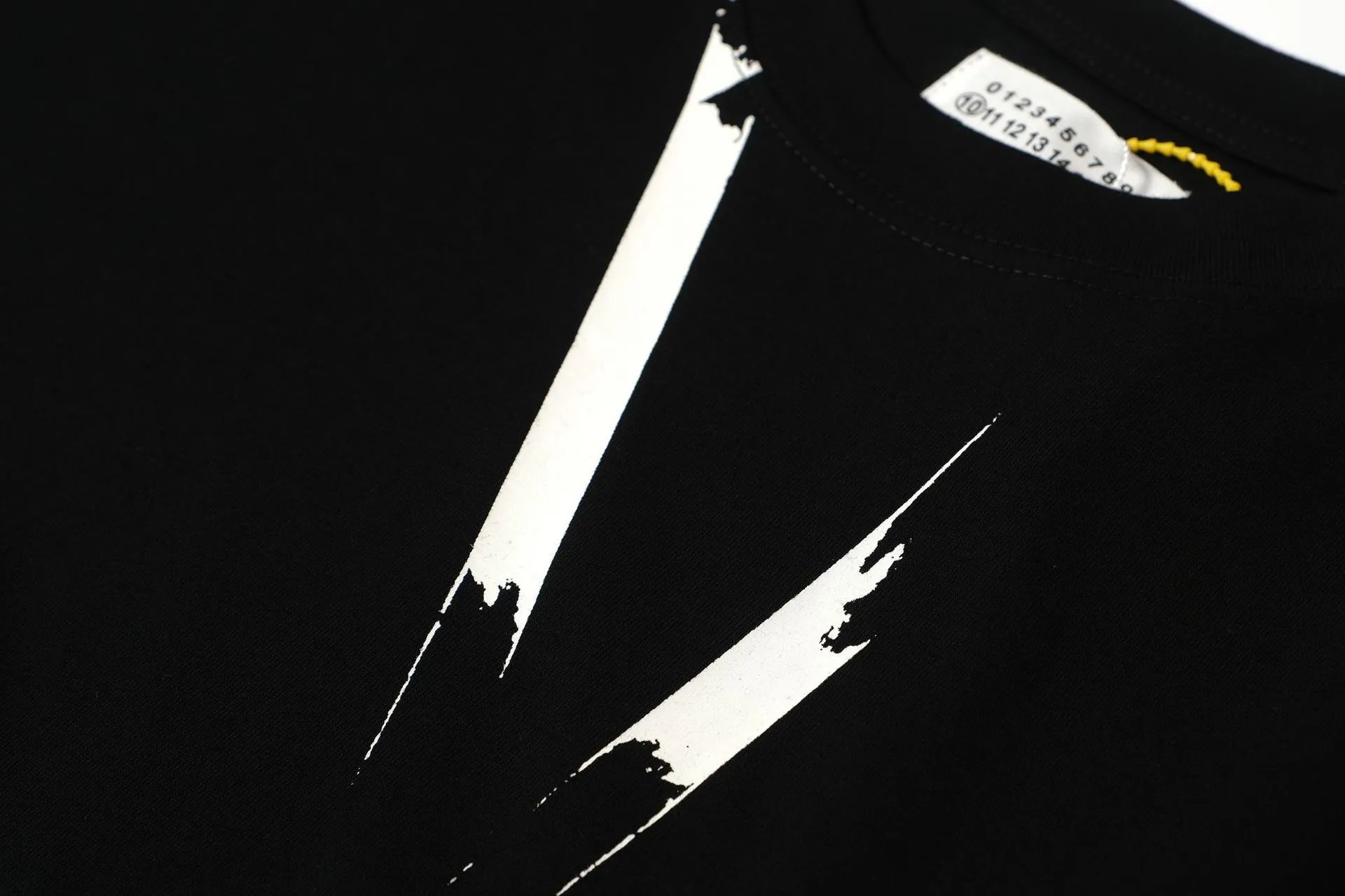 MM6 Maison Margiela Number 6 Graphic T-Shirt Black - 37