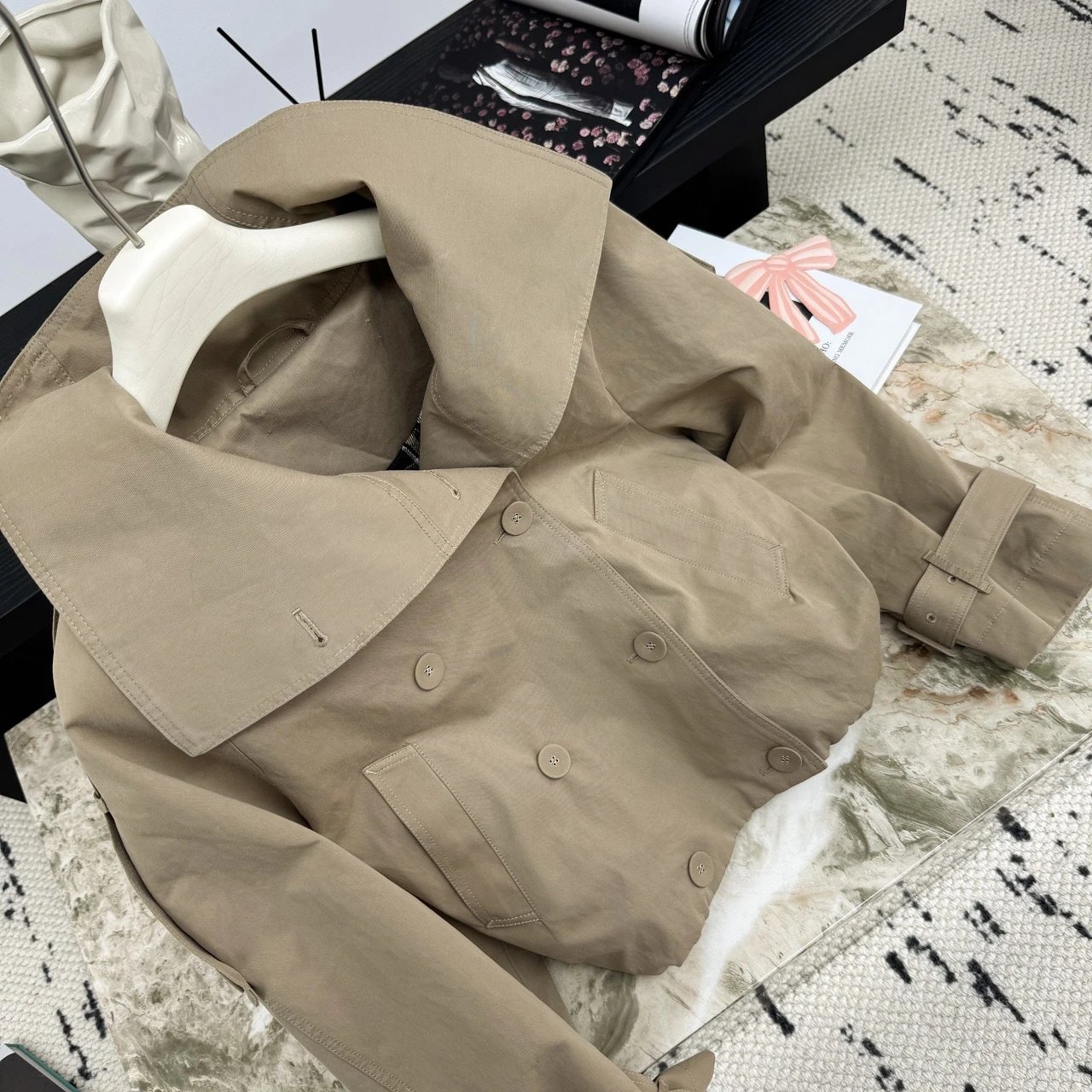 Design Beige Oversized Trench Coat Short Sleeve Jacket with Belted Cuffs Outerwear.jacket - 6