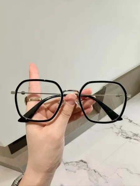 Design Amber Acetate Optical Glasses with Gold-tone Chain Detail Eyewear - 13