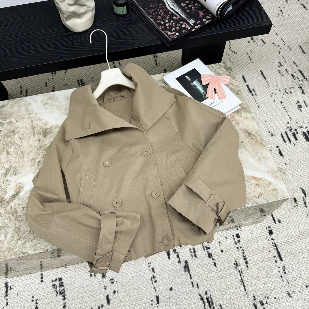 Design Beige Oversized Trench Coat Short Sleeve Jacket with Belted Cuffs Outerwear.jacket - 7
