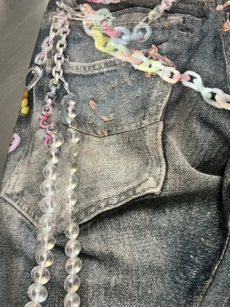 Design Distressed Embroidered Chain-Decorated Wide-Leg Jeans - 11