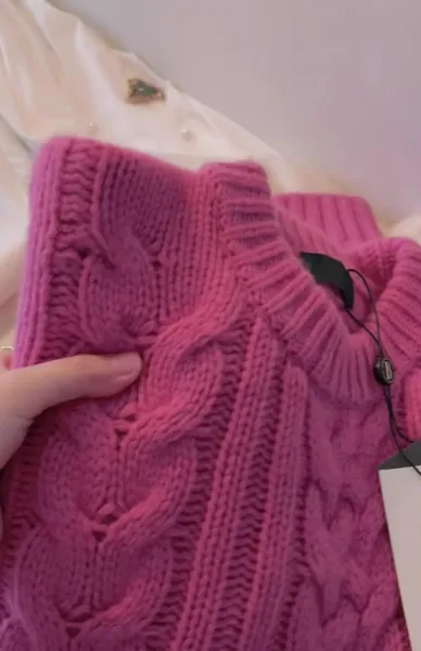 Design Cable Knit Sweater - 8