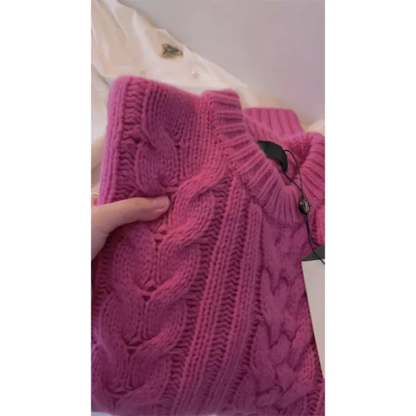 Design Cable Knit Sweater - 5