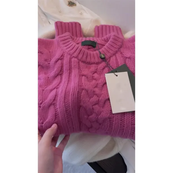 Design Cable Knit Sweater - 3