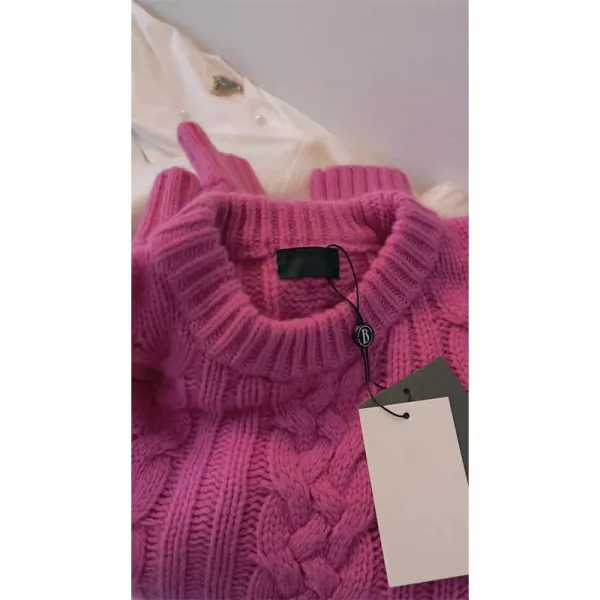 Design Cable Knit Sweater - 4