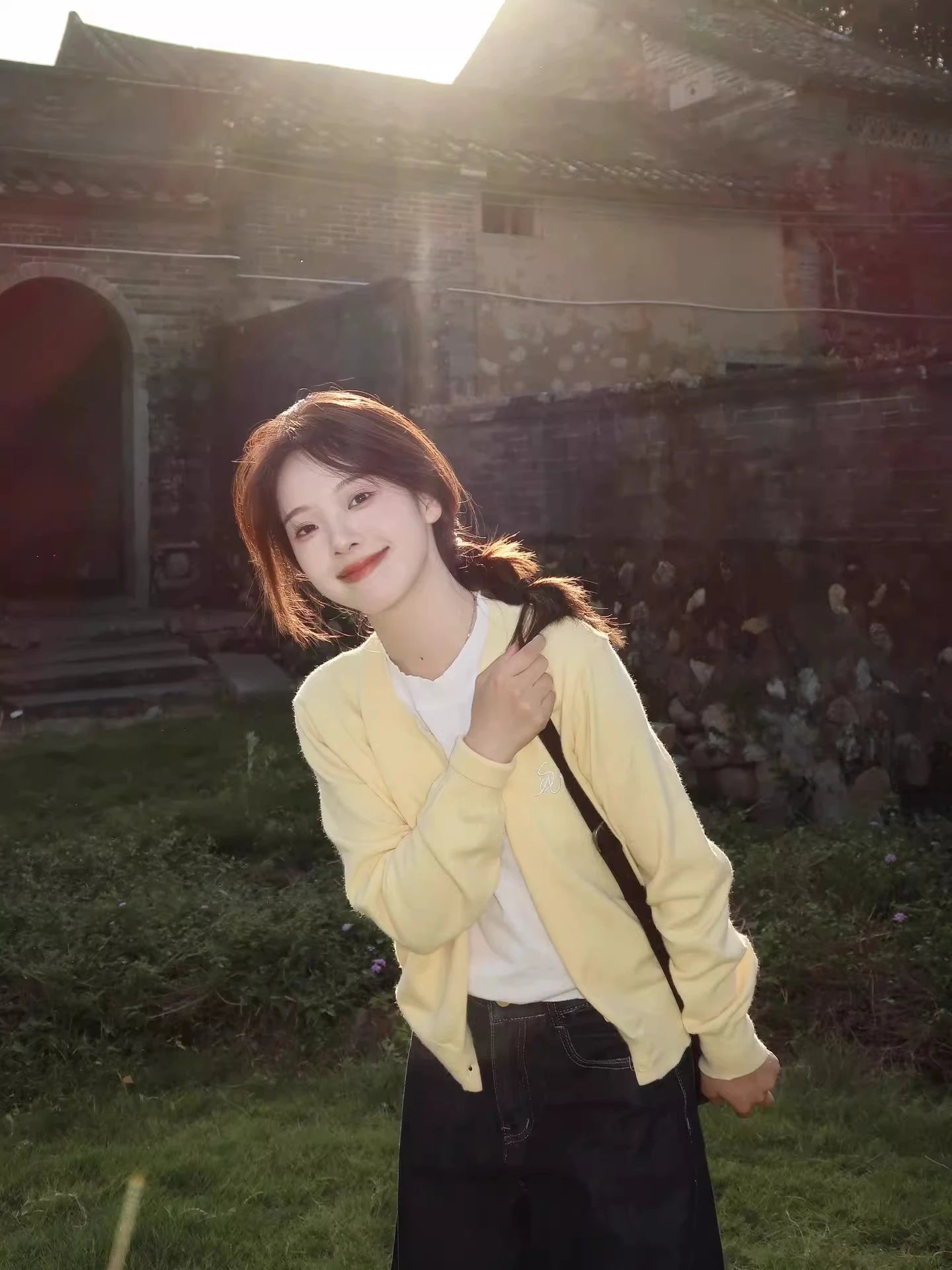 Design Knit Cardigan Yellow with White Tee and Wide-Leg Jeans Outerwear.cardigan - 10