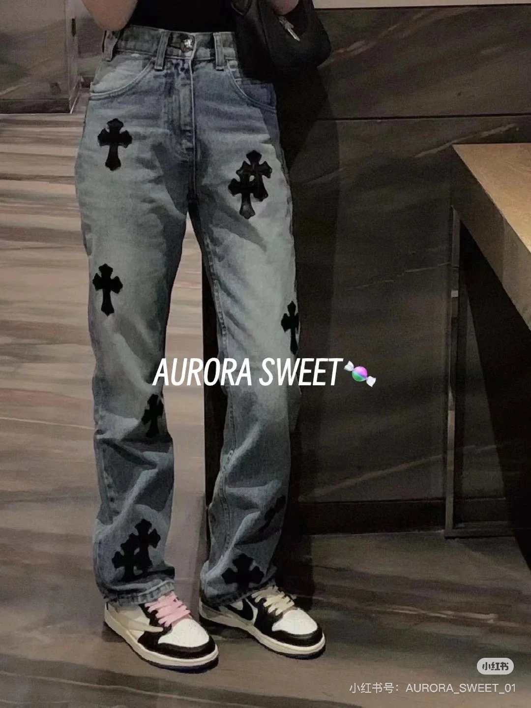 Design Cross Motif Embroidered Flared Jeans Blue - 17