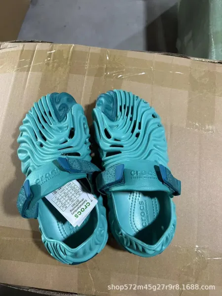 Crocs Classic Wave Clog Army Green Sandals - 3