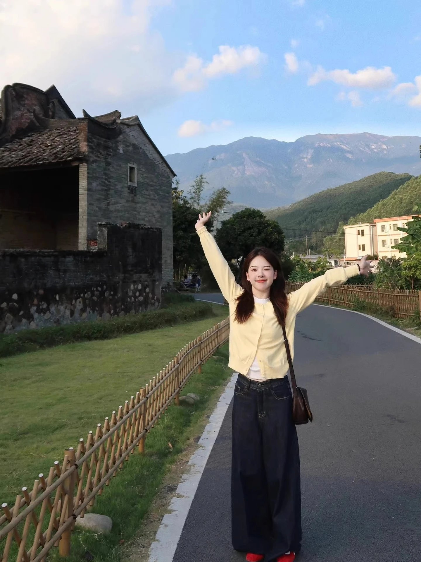 Design Knit Cardigan Yellow with White Tee and Wide-Leg Jeans Outerwear.cardigan - 14