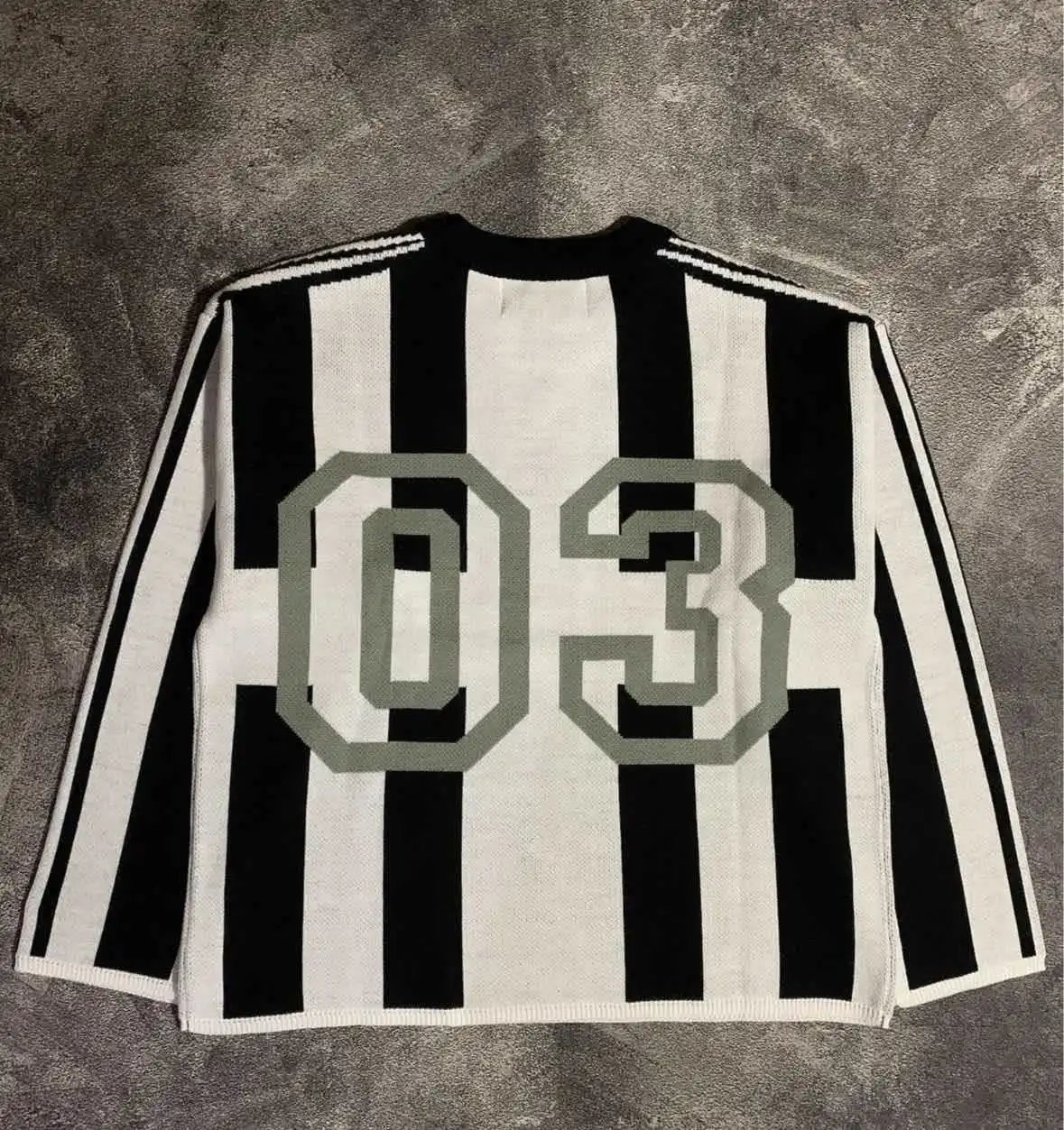 Design Cluthvision Striped Knit Jersey Black and White Jersey - 6