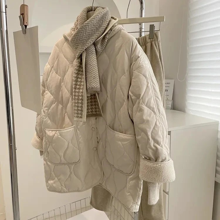 羊羔毛拼接羽绒棉服女2024冬季韩版宽松菱格轻薄保暖棉衣棉袄外套：findsindex.com