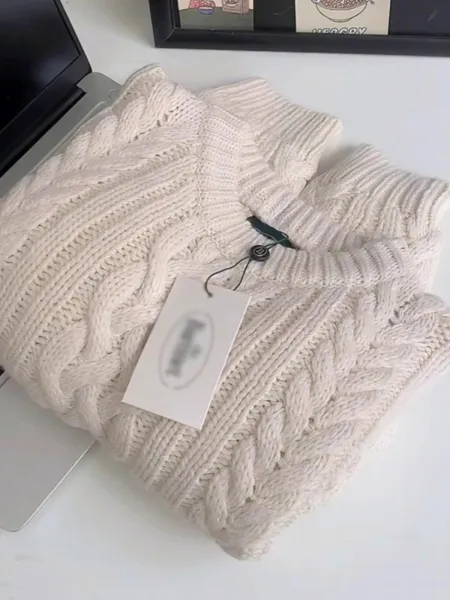 Design Cable Knit Sweater in Off-White Sweater - 1