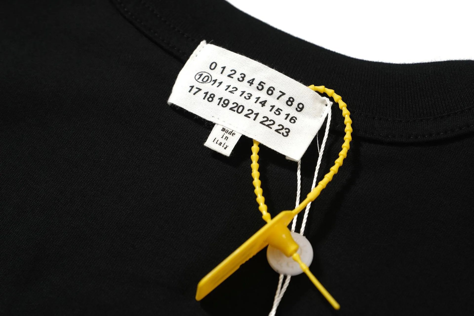 MM6 Maison Margiela Number 6 Graphic T-Shirt Black - 15