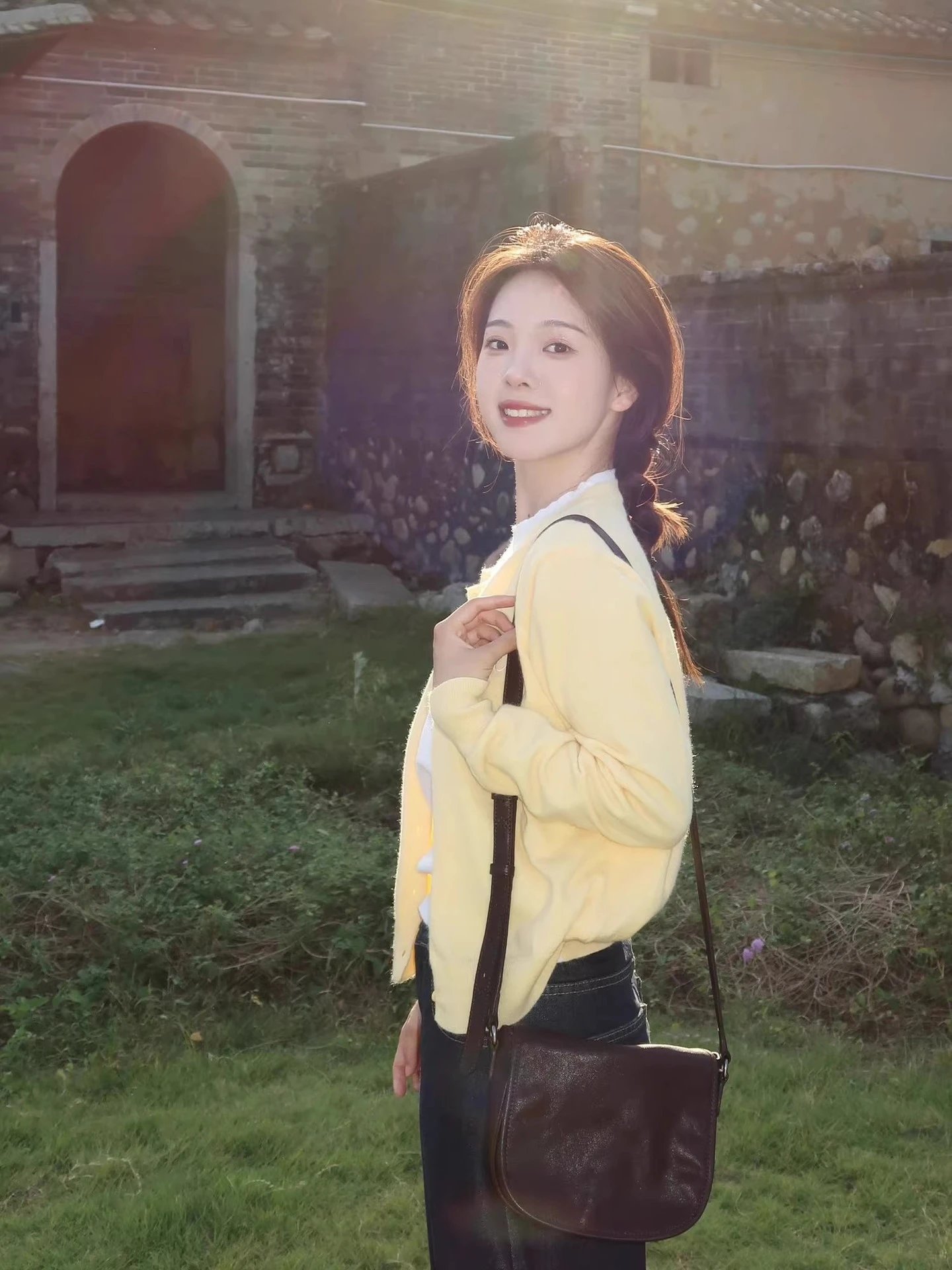 Design Knit Cardigan Yellow with White Tee and Wide-Leg Jeans Outerwear.cardigan - 7