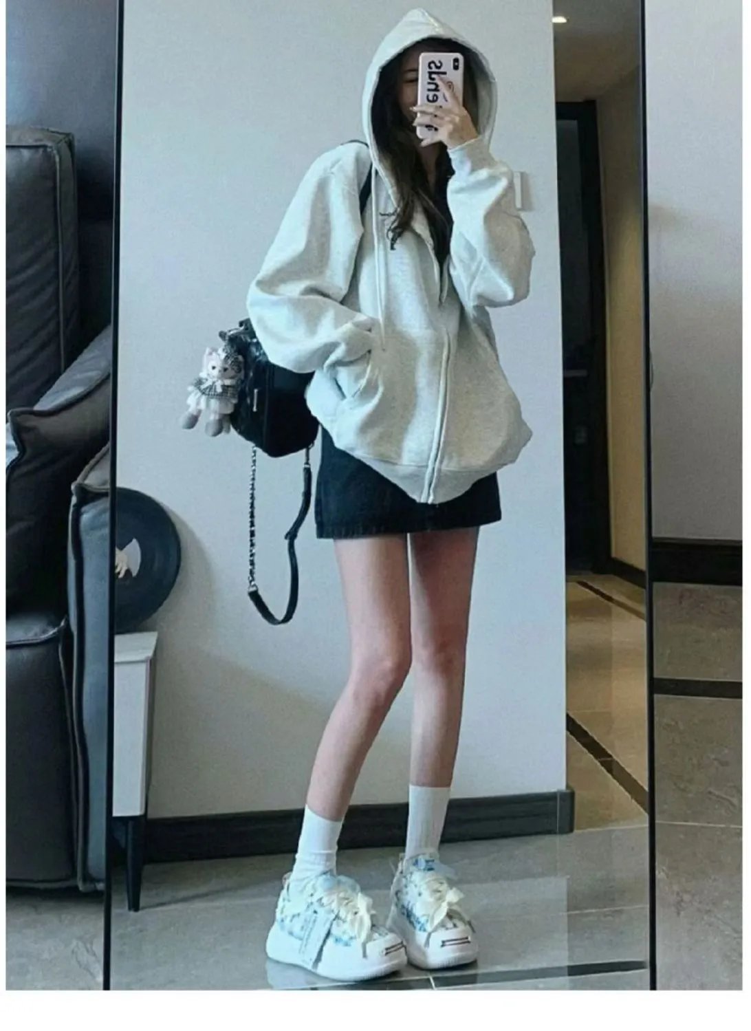 Design Zip-Up Hoodie Off-White Sweatshirt - 31