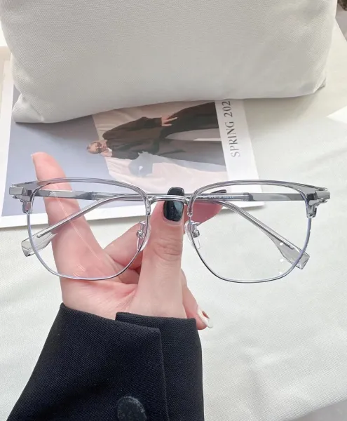 Design Amber Acetate Optical Glasses with Gold-tone Chain Detail Eyewear - 6
