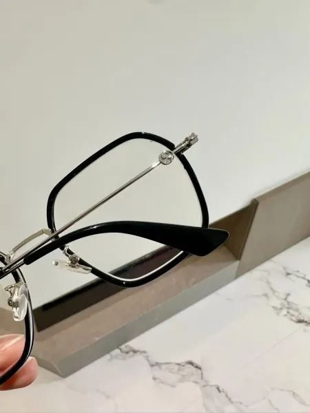 Design Amber Acetate Optical Glasses with Gold-tone Chain Detail Eyewear - 15