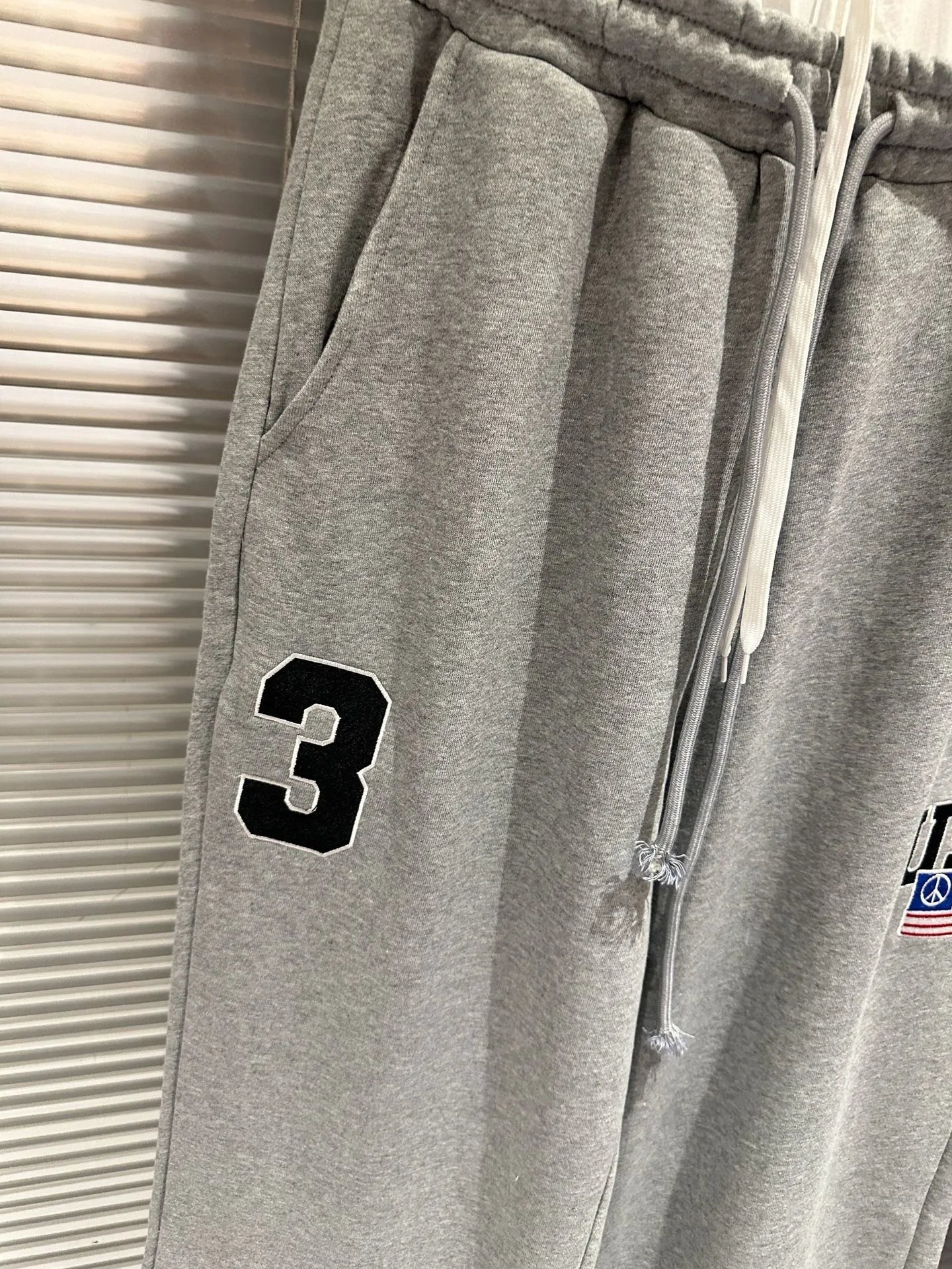 Design USA Graphic Sweatpants Gray - 26