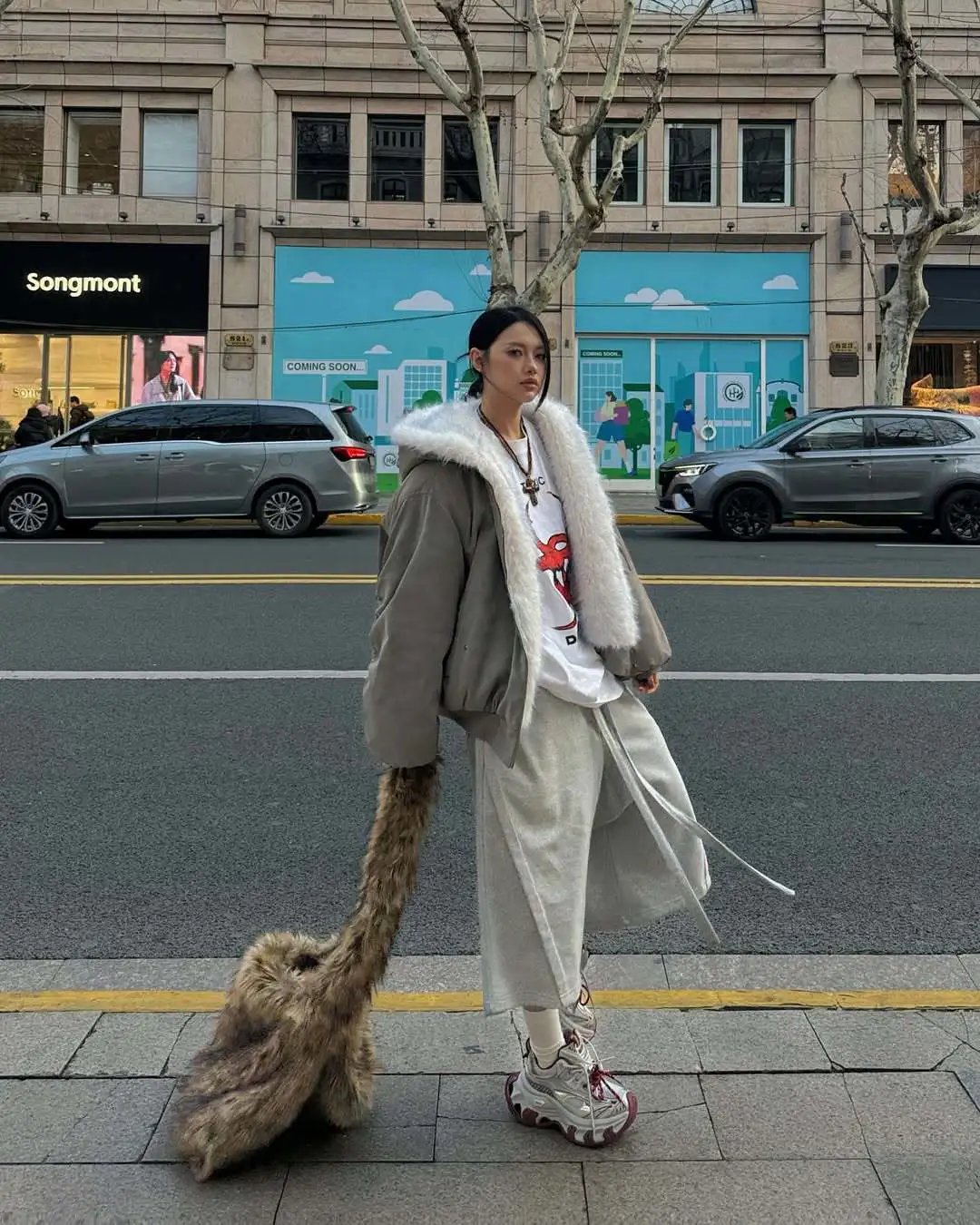 Gucci Logo Print T-Shirt White + Gray Oversized Fur-Trimmed Parka + Wide-Leg Pants + Chunky Sneakers - 8