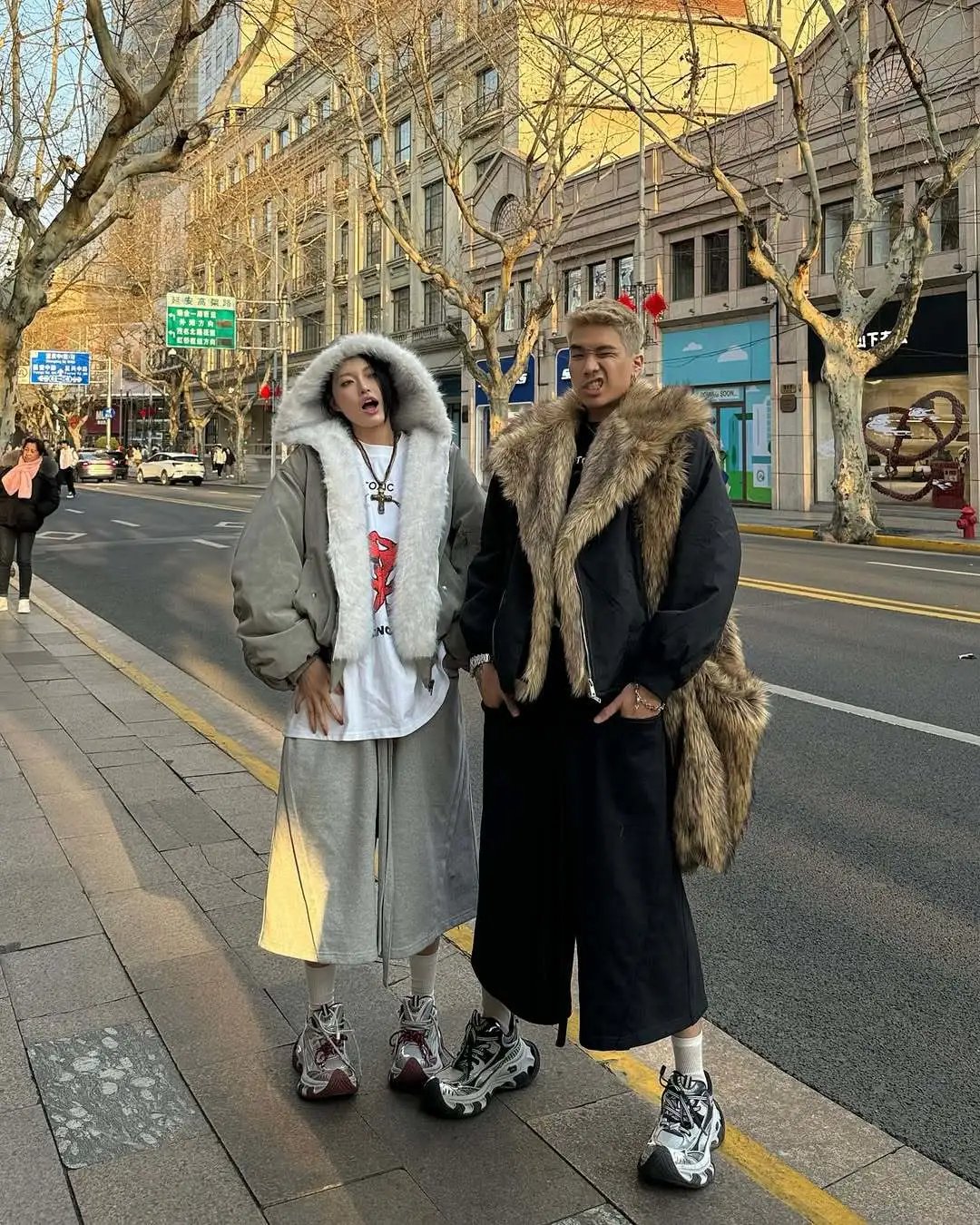 Gucci Logo Print T-Shirt White + Gray Oversized Fur-Trimmed Parka + Wide-Leg Pants + Chunky Sneakers - 5