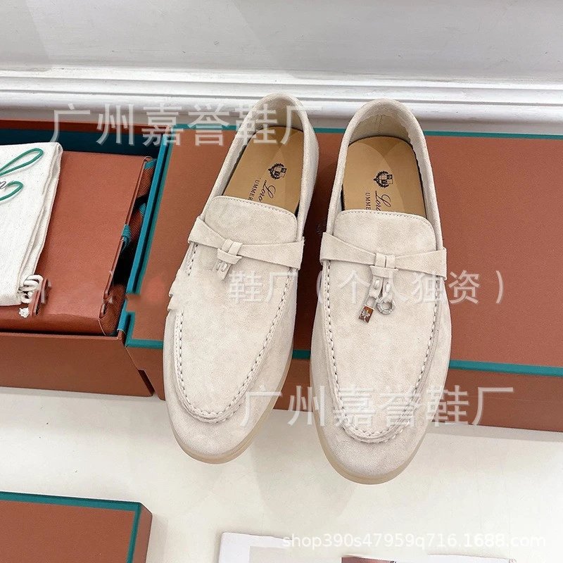 Apricot white