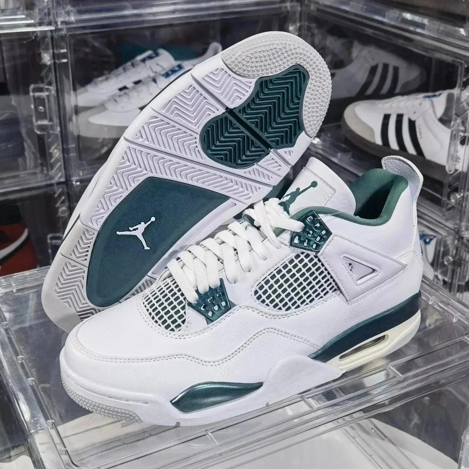 new white-green
