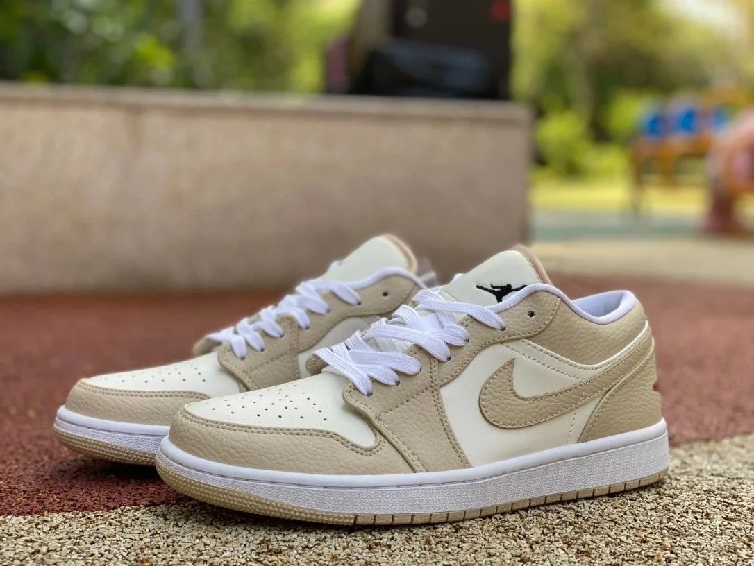 Air Jordan 1 Low Basketball Shoes photo 2
