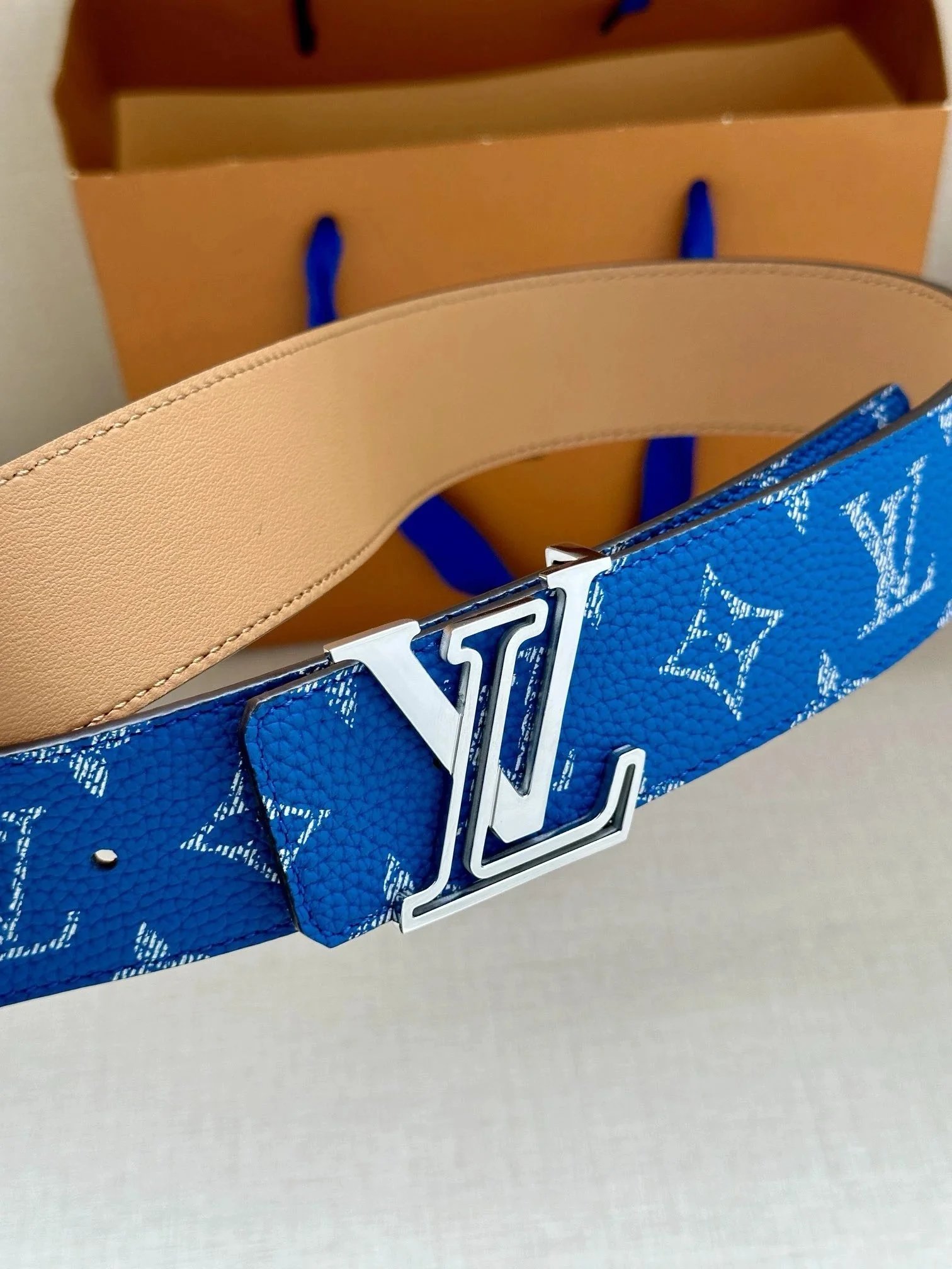 Men's Reversible Leather Belt photo 2