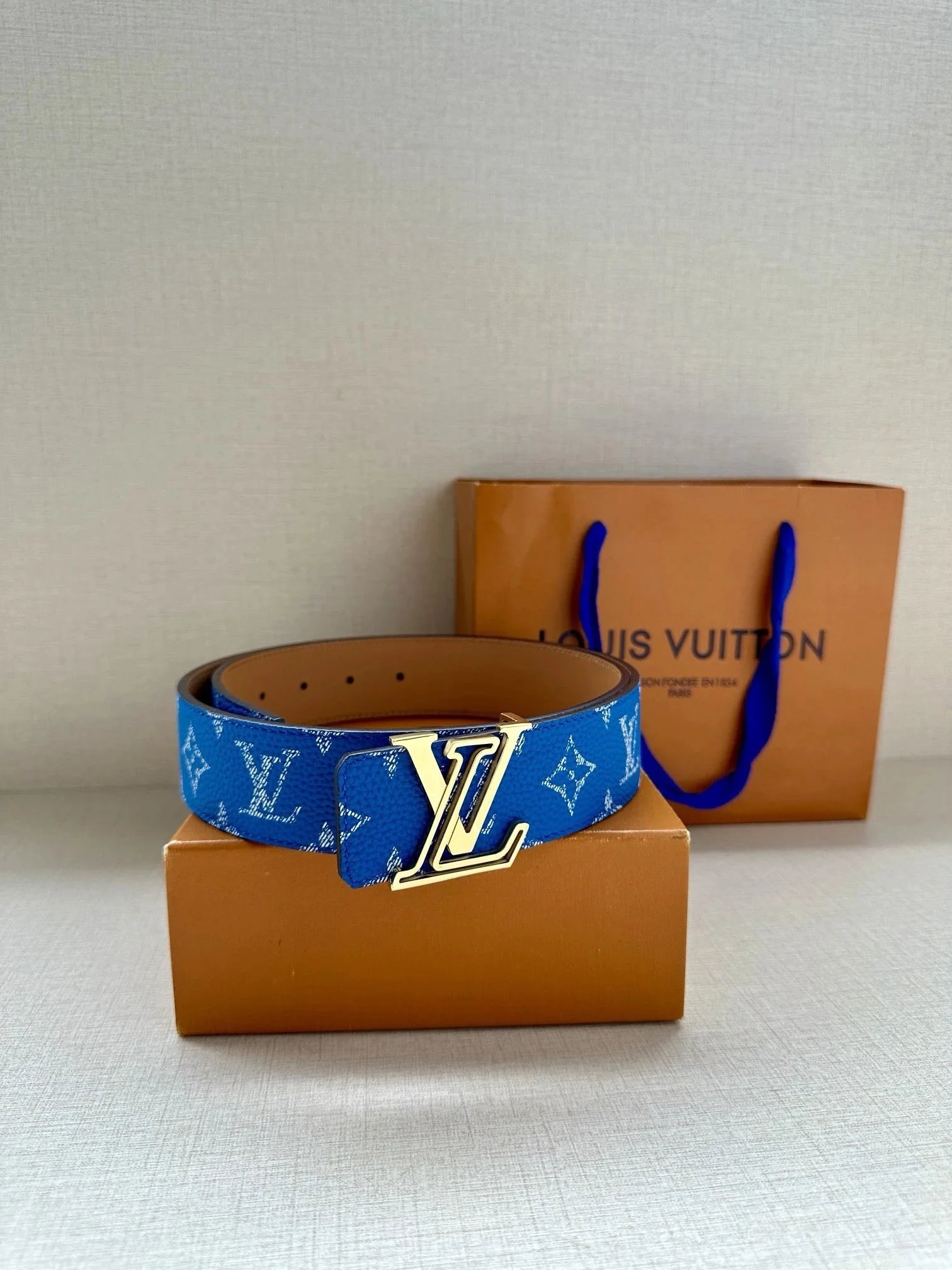 Men's Reversible Leather Belt photo 3