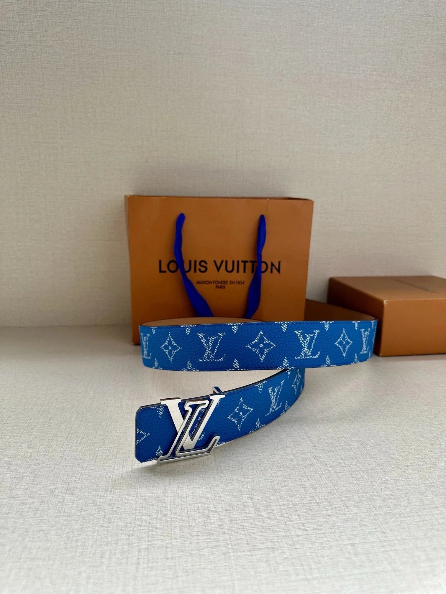 Men's Reversible Leather Belt photo 5