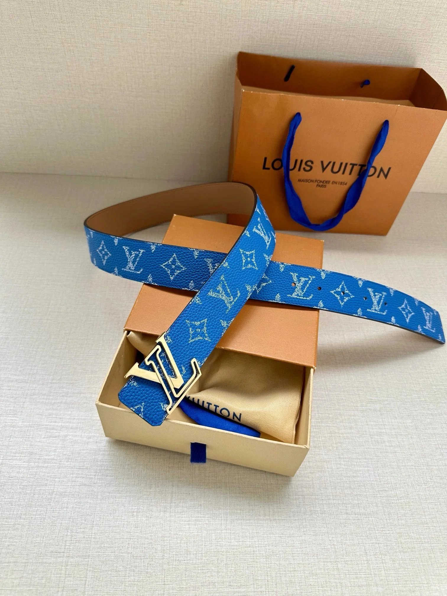 Men's Reversible Leather Belt photo 4