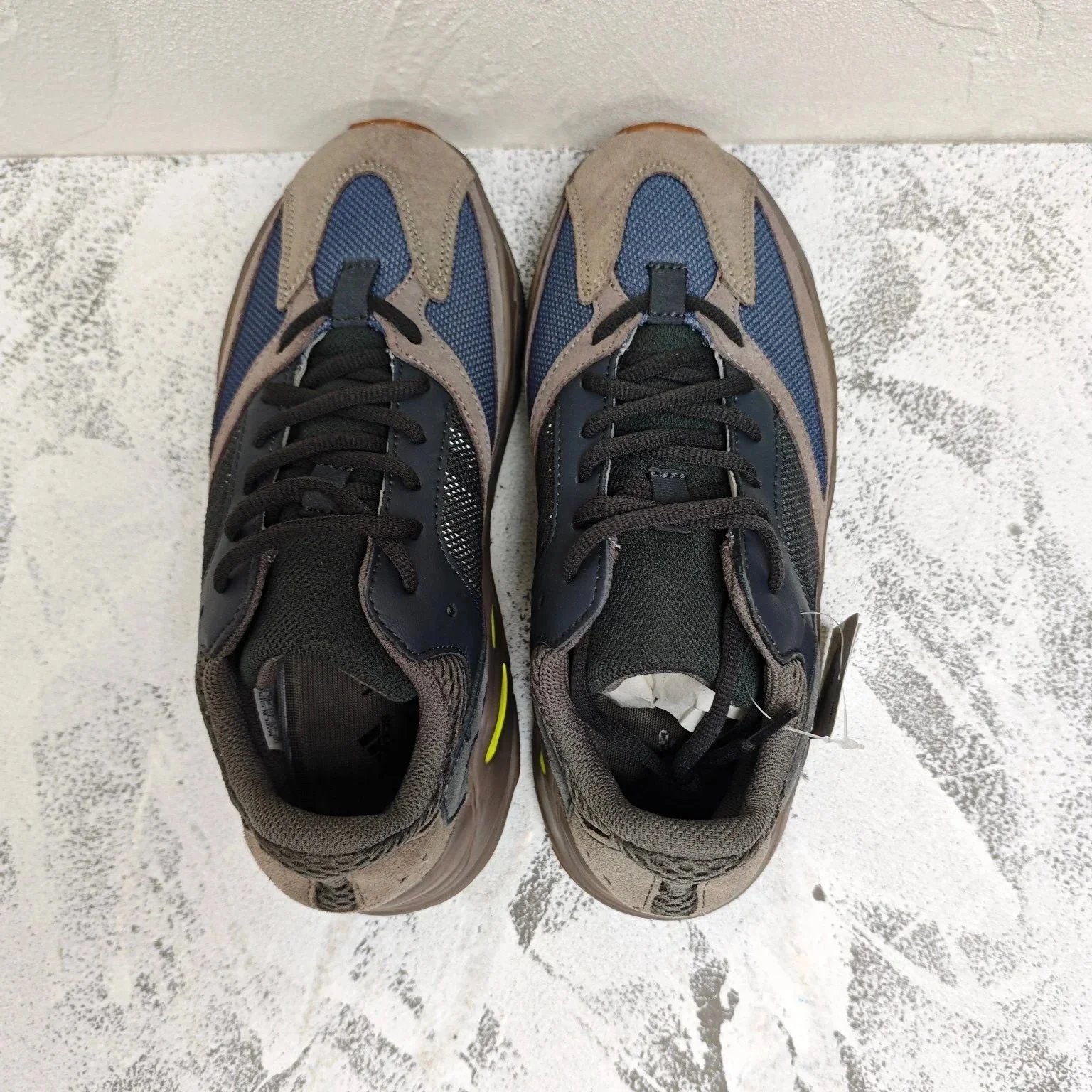 Adidas Yeezy Boost 700 Dark photo 8