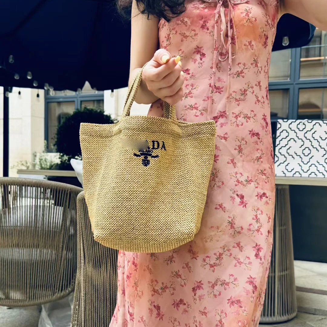 Striped Straw Bag photo 8