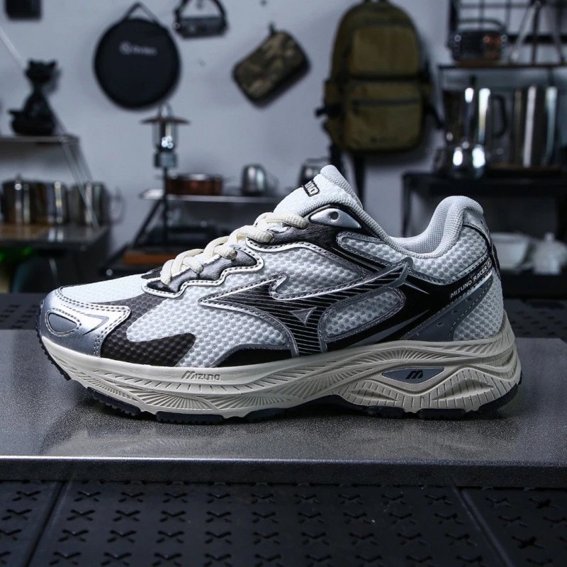 Racer S Retro Outdoor Running Shoe photo 4