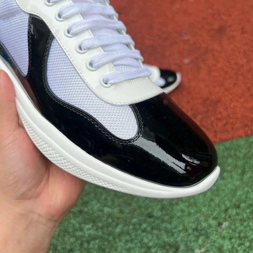 Black White Sport Shoe photo 8