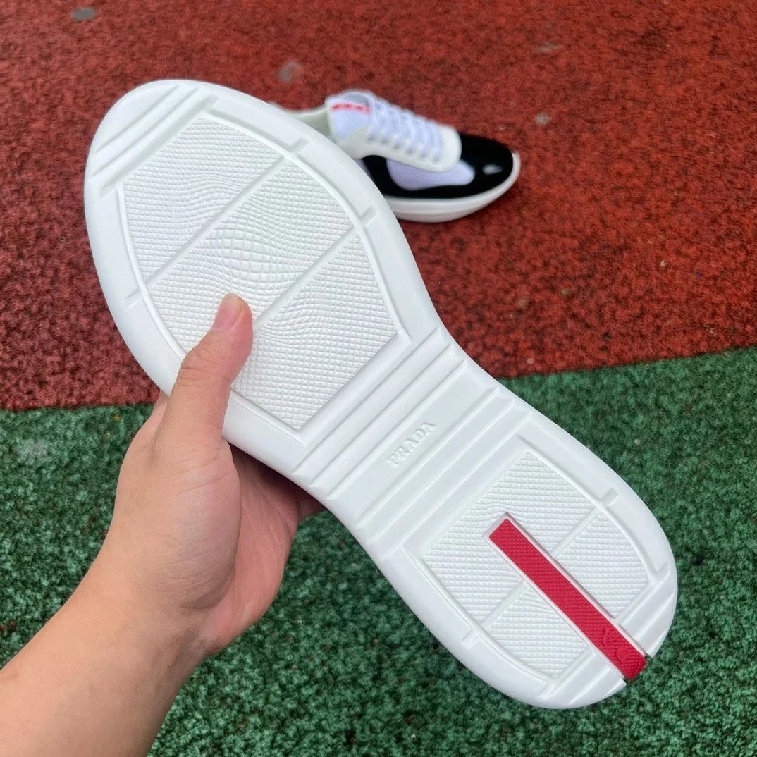 Black White Sport Shoe photo 5