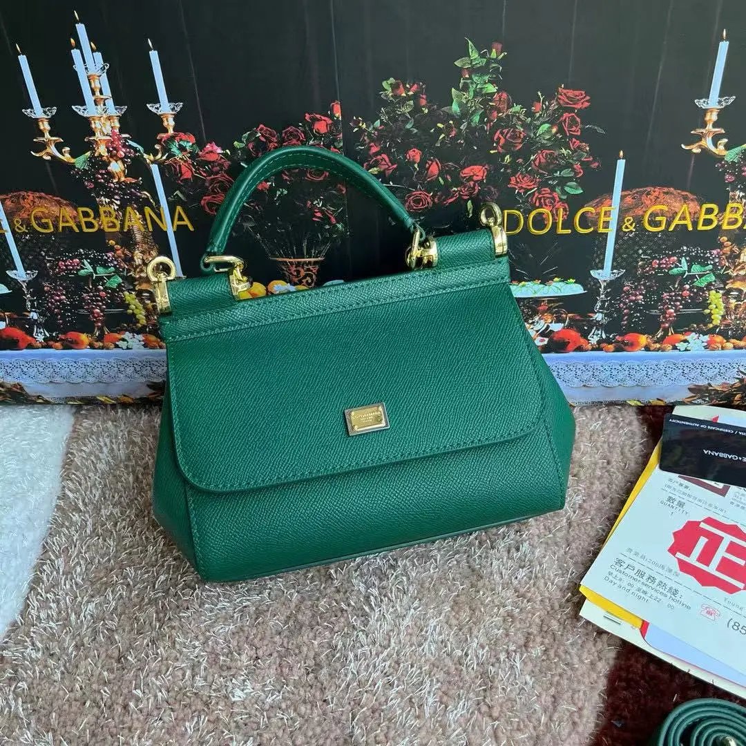 Crocodile Pattern Leather Shoulder Bag photo 5