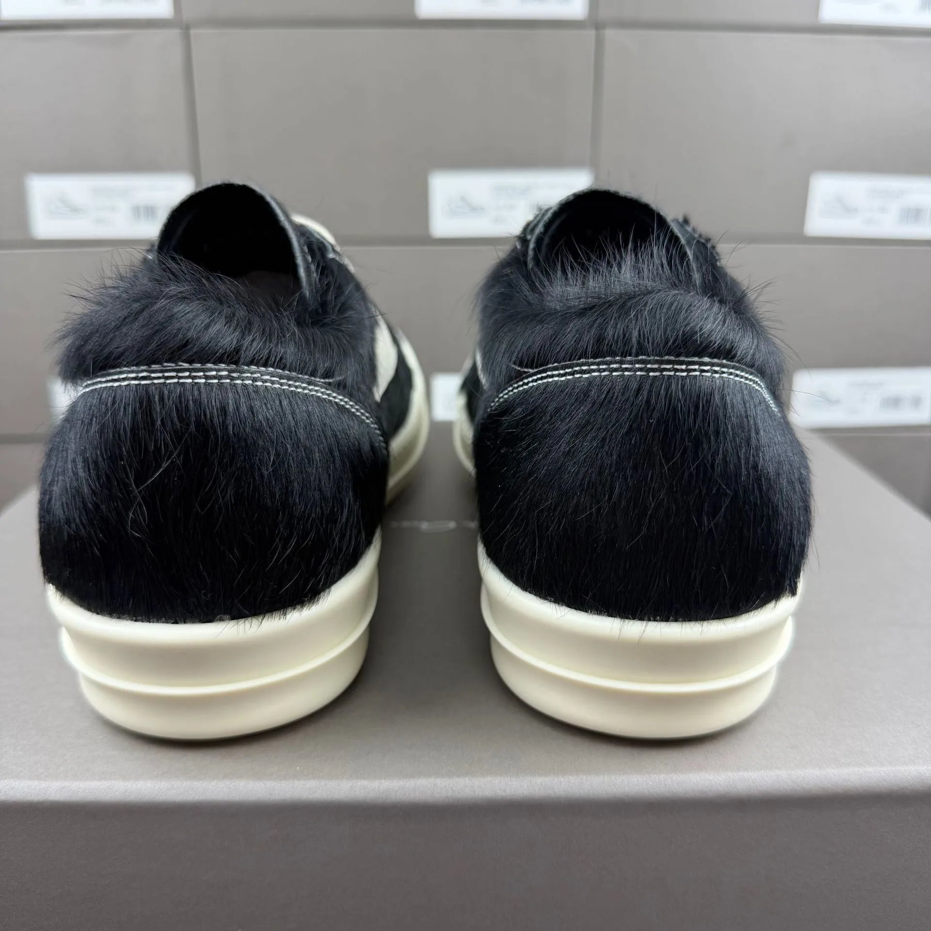 Horsehair Low-Top Casual Shoe photo 7