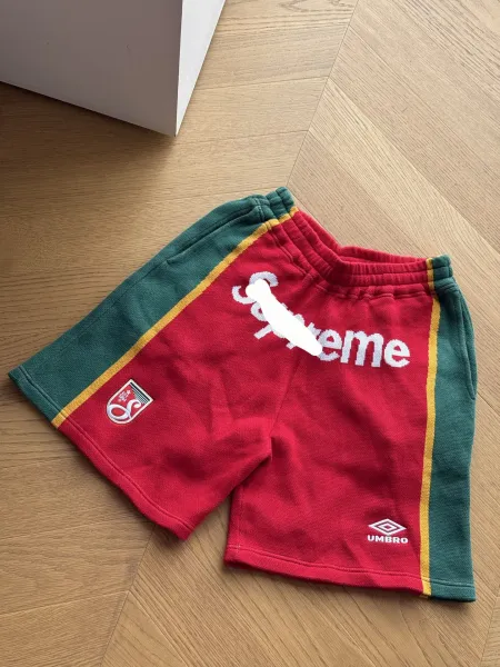 Supreme x Umbro Football Shorts Red / Green - 12