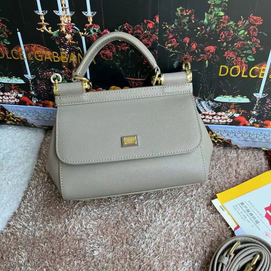 Crocodile Pattern Leather Shoulder Bag photo 3