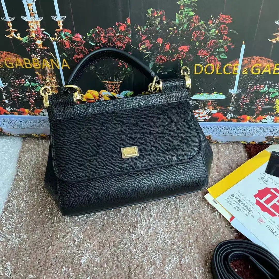 Crocodile Pattern Leather Shoulder Bag photo 2